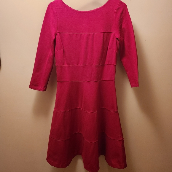 Banana Republic • seamed ponte flare-and-fit dress - Picture 4 of 10